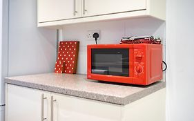 Cozy Rooms In Shared Accommodation Near Anfield Stadium With Parking And Wifi